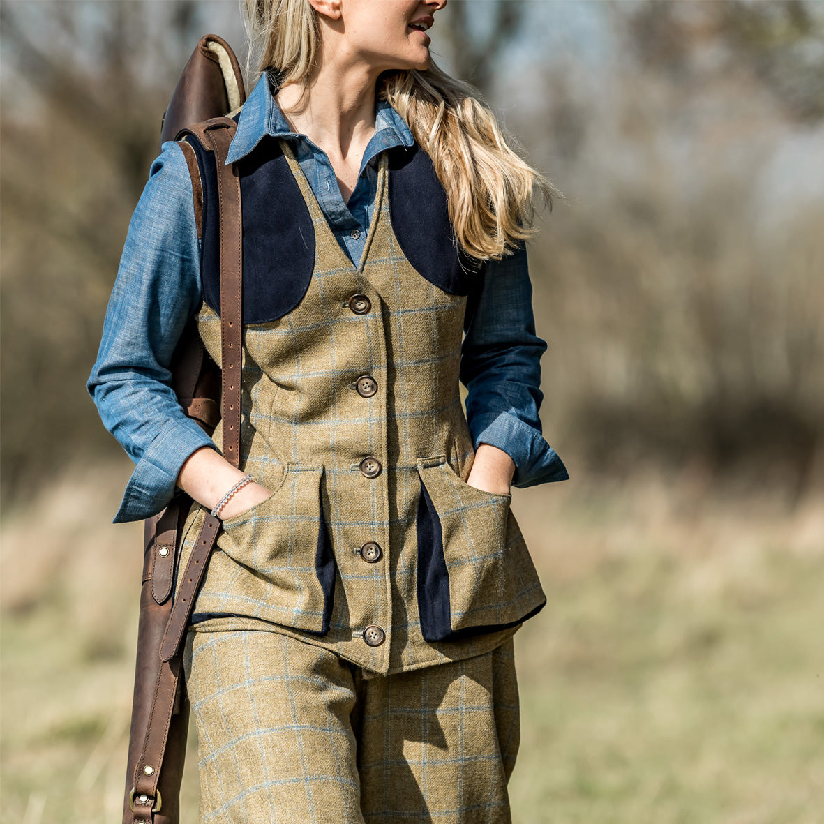 Olivia Tullett Bella Gilet - Navy/Beige